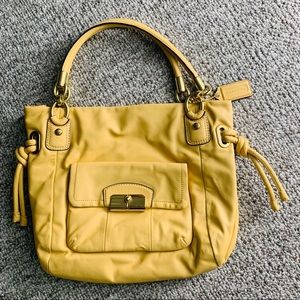 COACH | yellow shoulder bag 👜